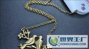 青岛欧美饰品外贸原单 复古花卉合金镂空项链混批指南